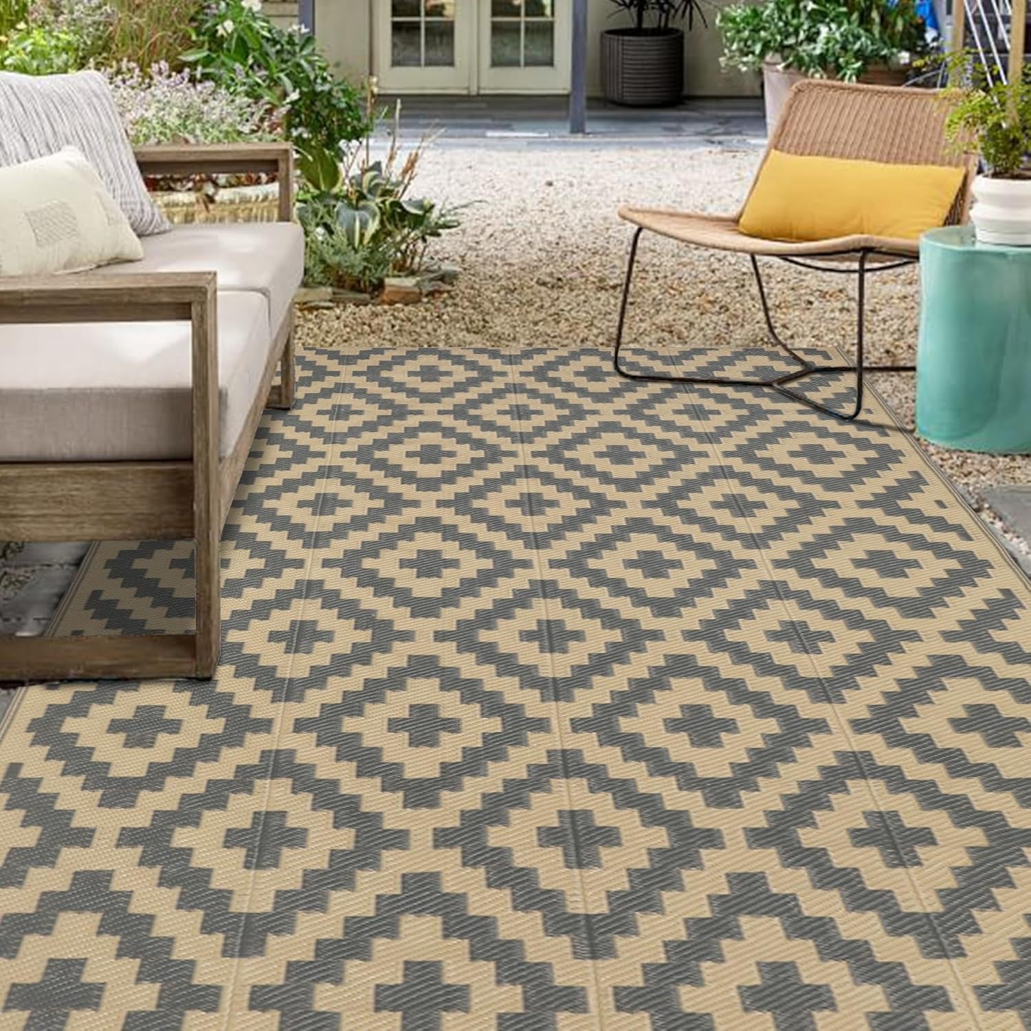 Waterproof Outdoor Rug 5x8 ft, Plastic Reversible Rug, Modern Area Rug, Large Floor Mat for Outdoors, RV, Patio, Backyard, Deck, Picnic, Beach, Camping, Black & Beige