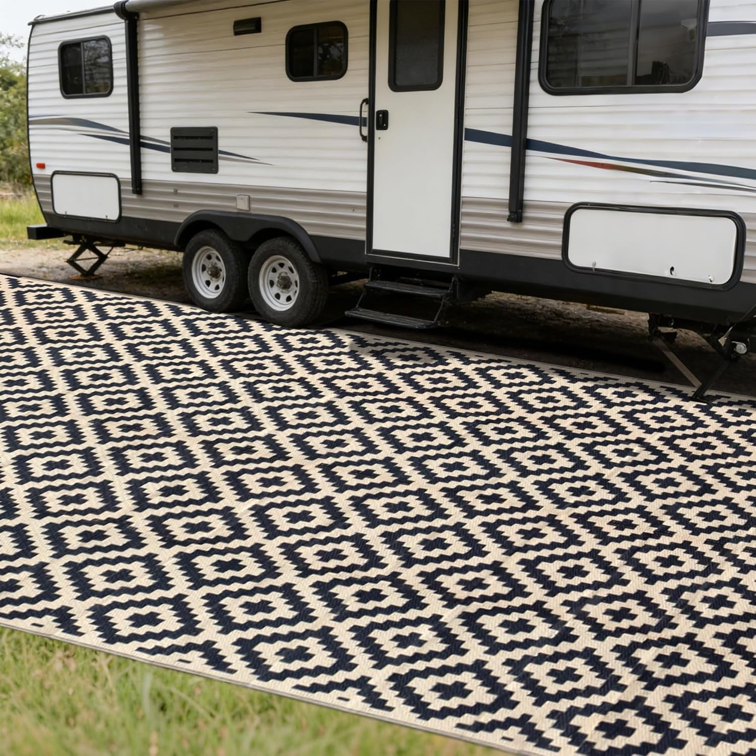 Waterproof Outdoor Rug 5x8 ft, Plastic Reversible Rug, Modern Area Rug, Large Floor Mat for Outdoors, RV, Patio, Backyard, Deck, Picnic, Beach, Camping, Black & Beige