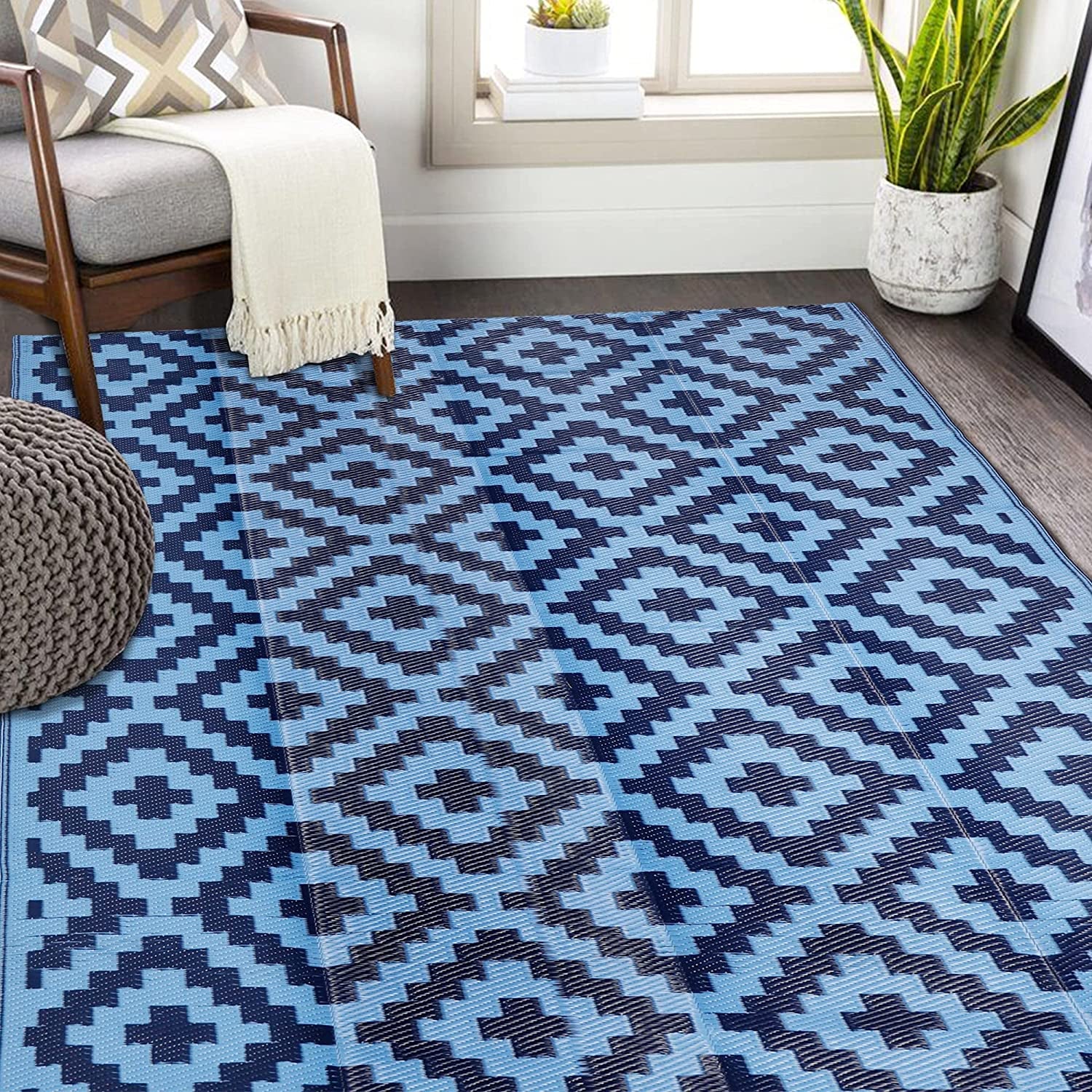 Waterproof Outdoor Rug 5x8 ft, Plastic Reversible Rug, Modern Area Rug, Large Floor Mat for Outdoors, RV, Patio, Backyard, Deck, Picnic, Beach, Camping, Black & Beige