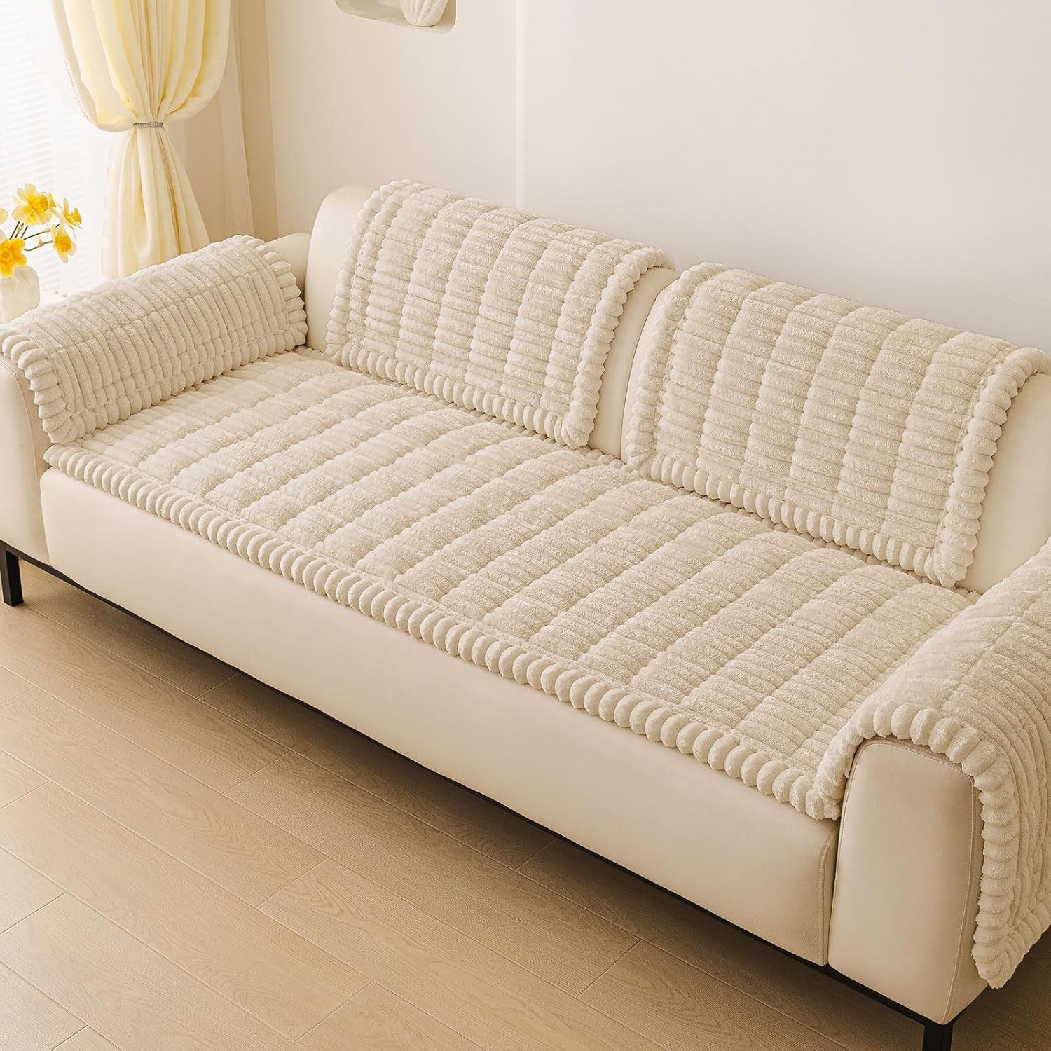 Couch Cover for Dogs, Washable Non Slip Plush Flannel Sofa Protector | Thick Flannel, Silicone Anti-Slip Backing, Pet Hair & Scratch Protection, Fits Sofa & Loveseat (27.6" X 70.9")