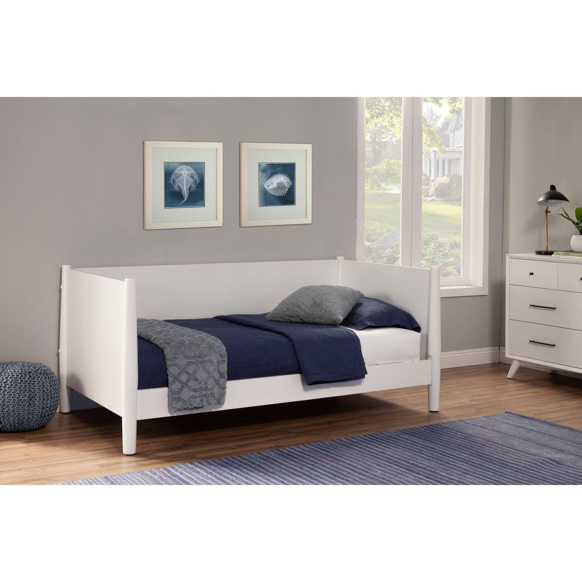 Flynn Mid Century Modern Twin Size Day Bed - White