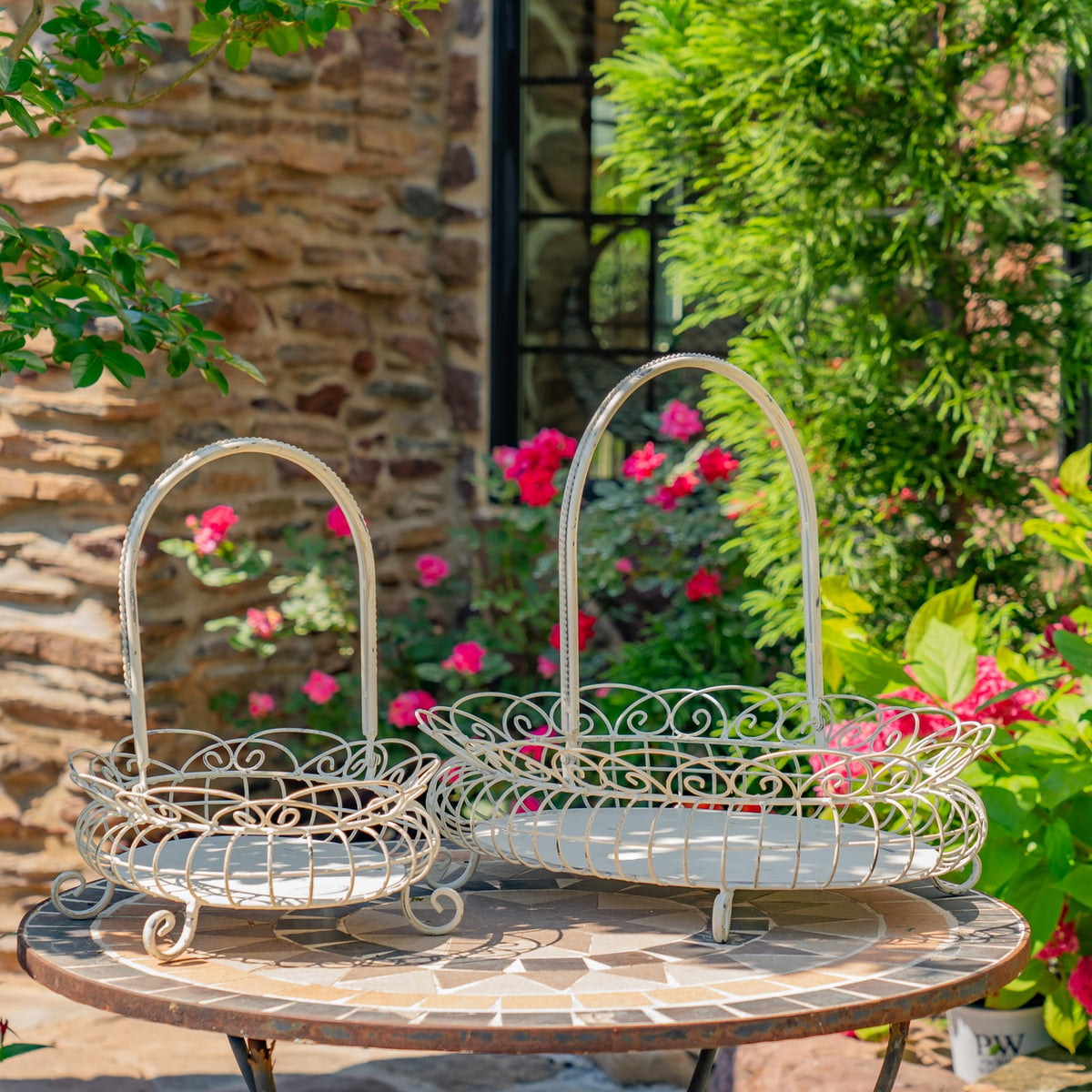 Set of 2 Freestanding Garden Baskets "Stephania"