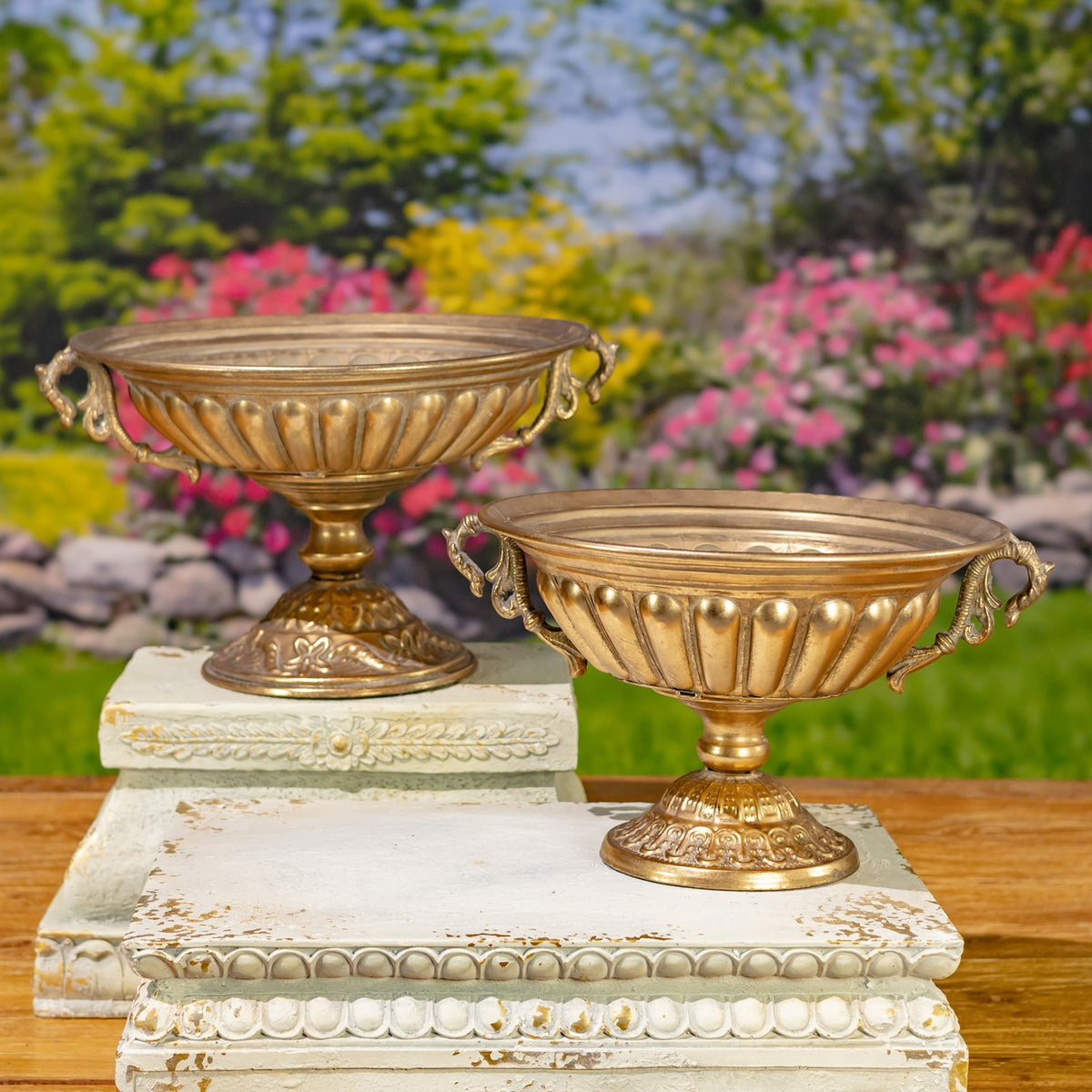 Set of 2 Assorted Frosted Gold Metal Urn "Aeneas"