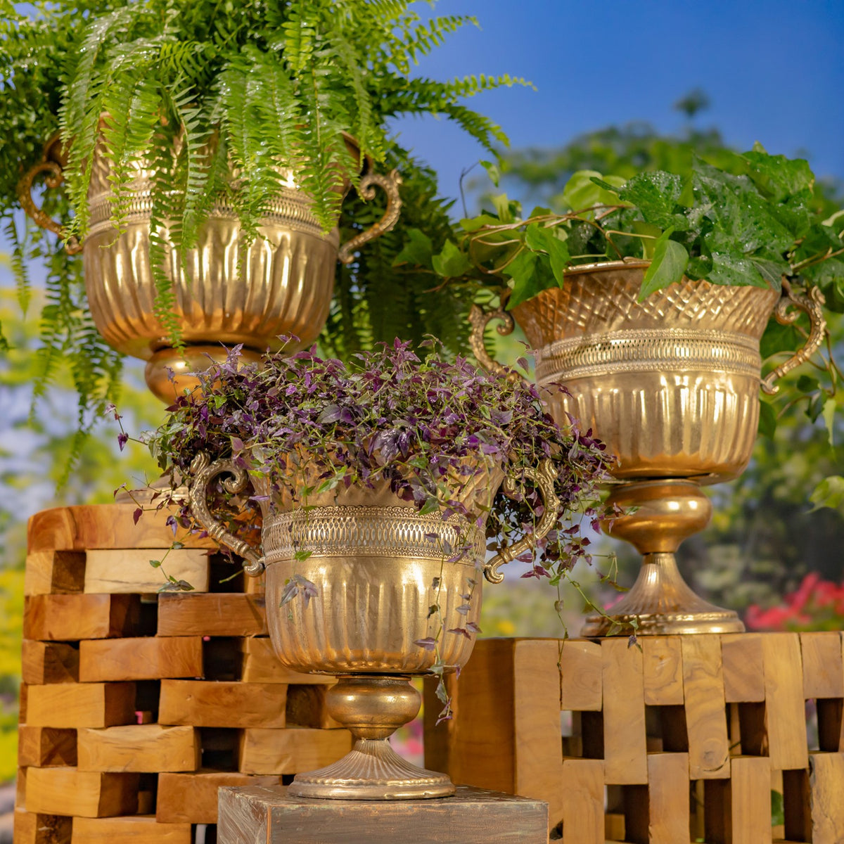 Set of 3 Assorted Metal Urns "Sancus"