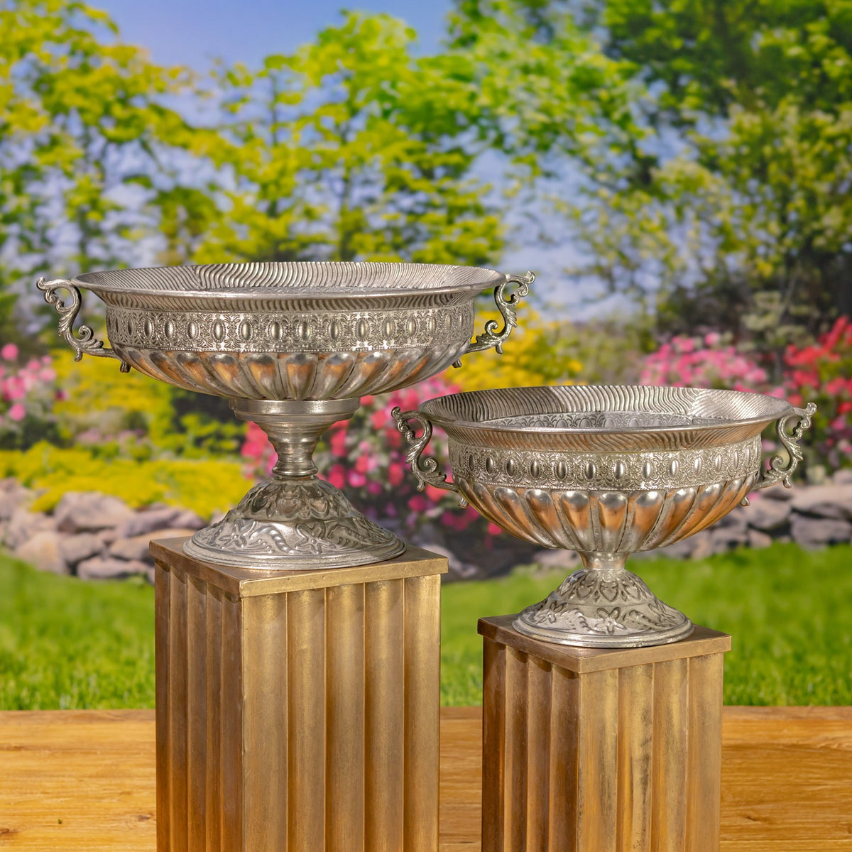 Set of 2 Assorted Metal Urn "Apollo"