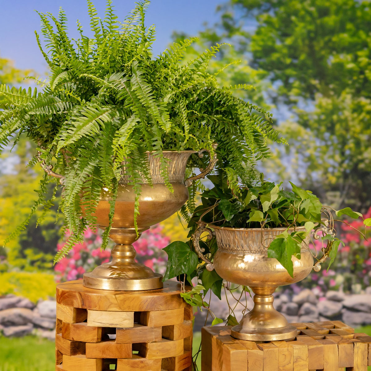 Set of 2 Assorted Frosted Gold Metal Urns "Pomona"