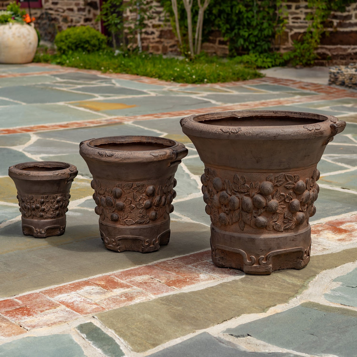 Set of 3 Assorted Magnesium Round Urn Planters
