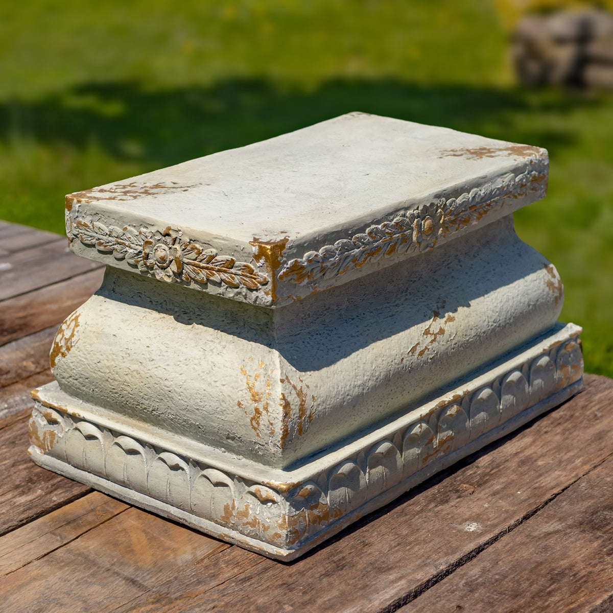12" Magnesium Pedestal Base for 26.5"t Lions