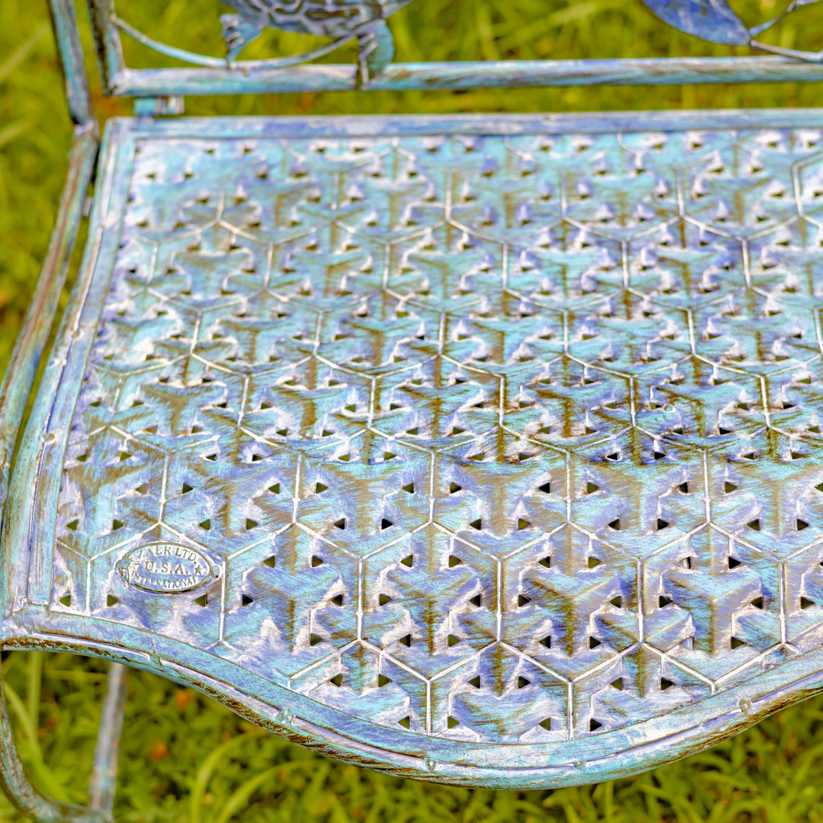 Coastal Whale Bench with Curved Seat "Herman"