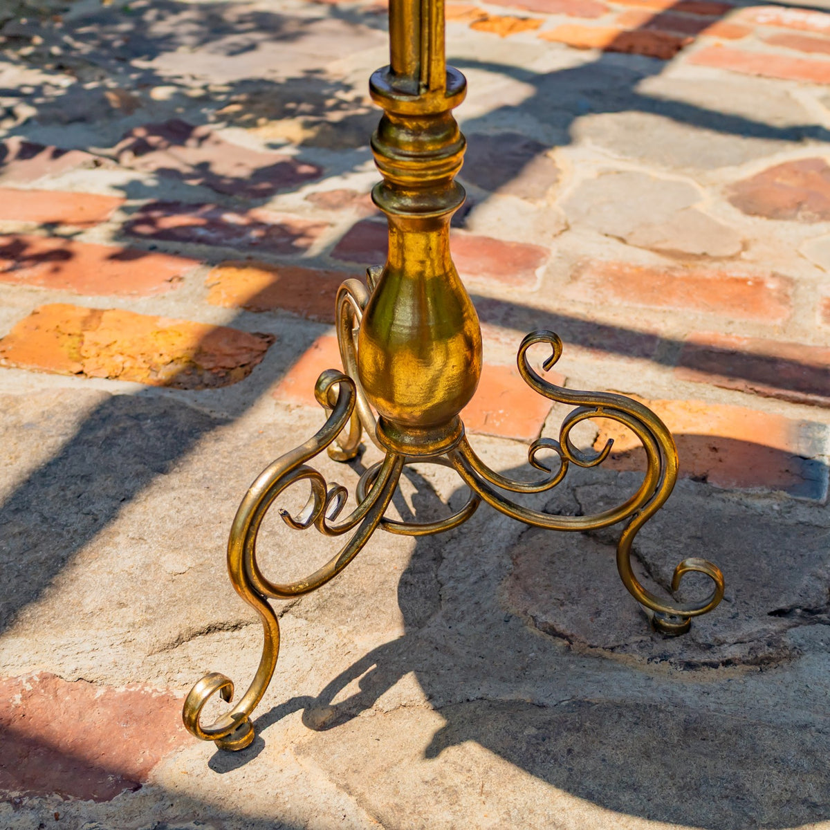 25.4" Tall Birdbath-Feeder with Ornate Stand