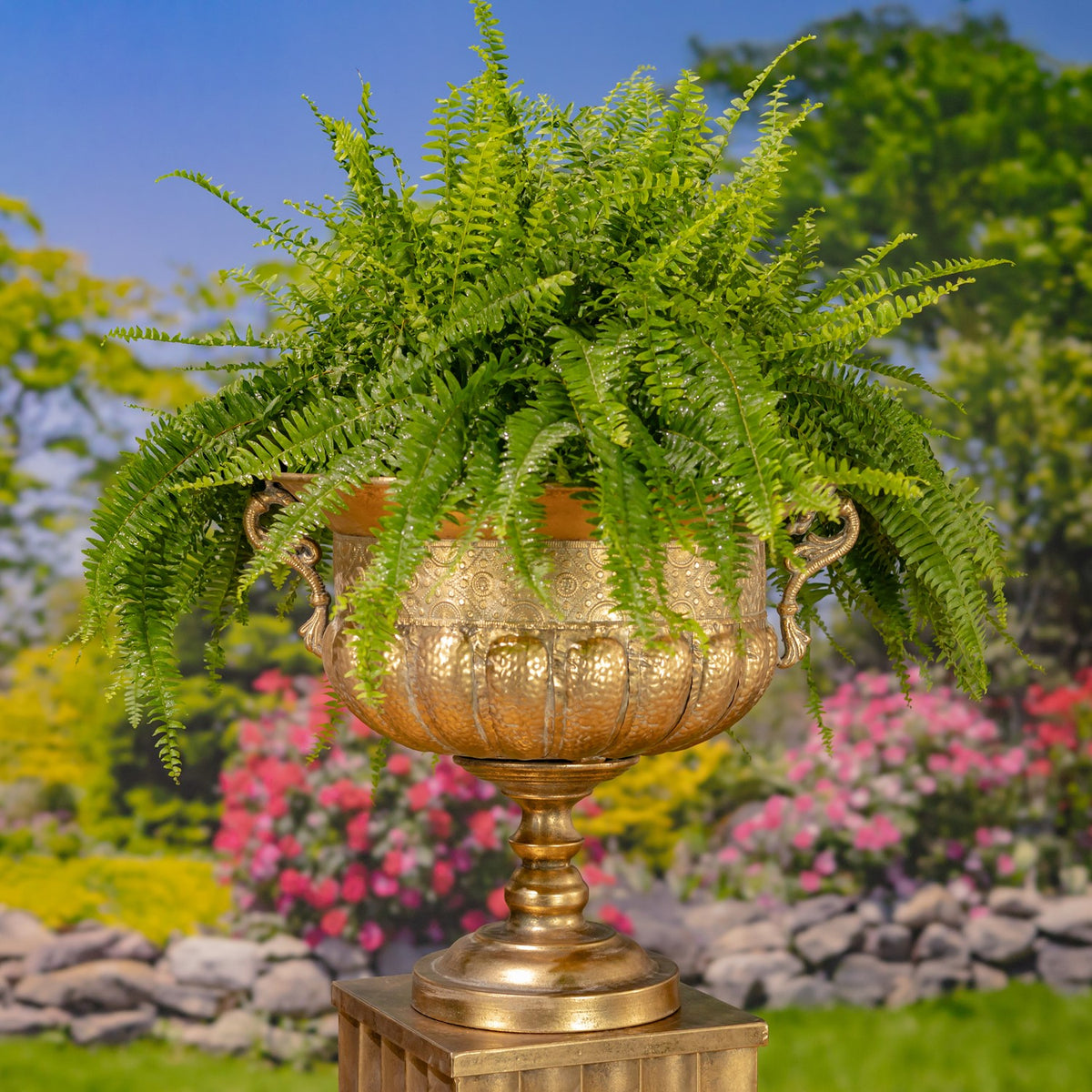 Set of 2 Assorted Metal Urns "Bacchus"