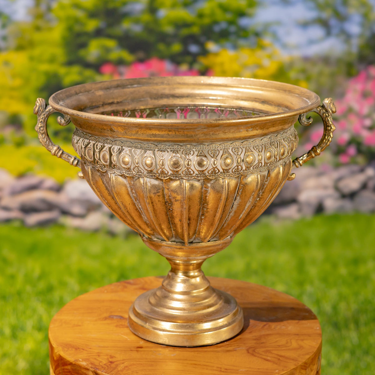 Set of 2 Assorted Metal Urns "Liber"