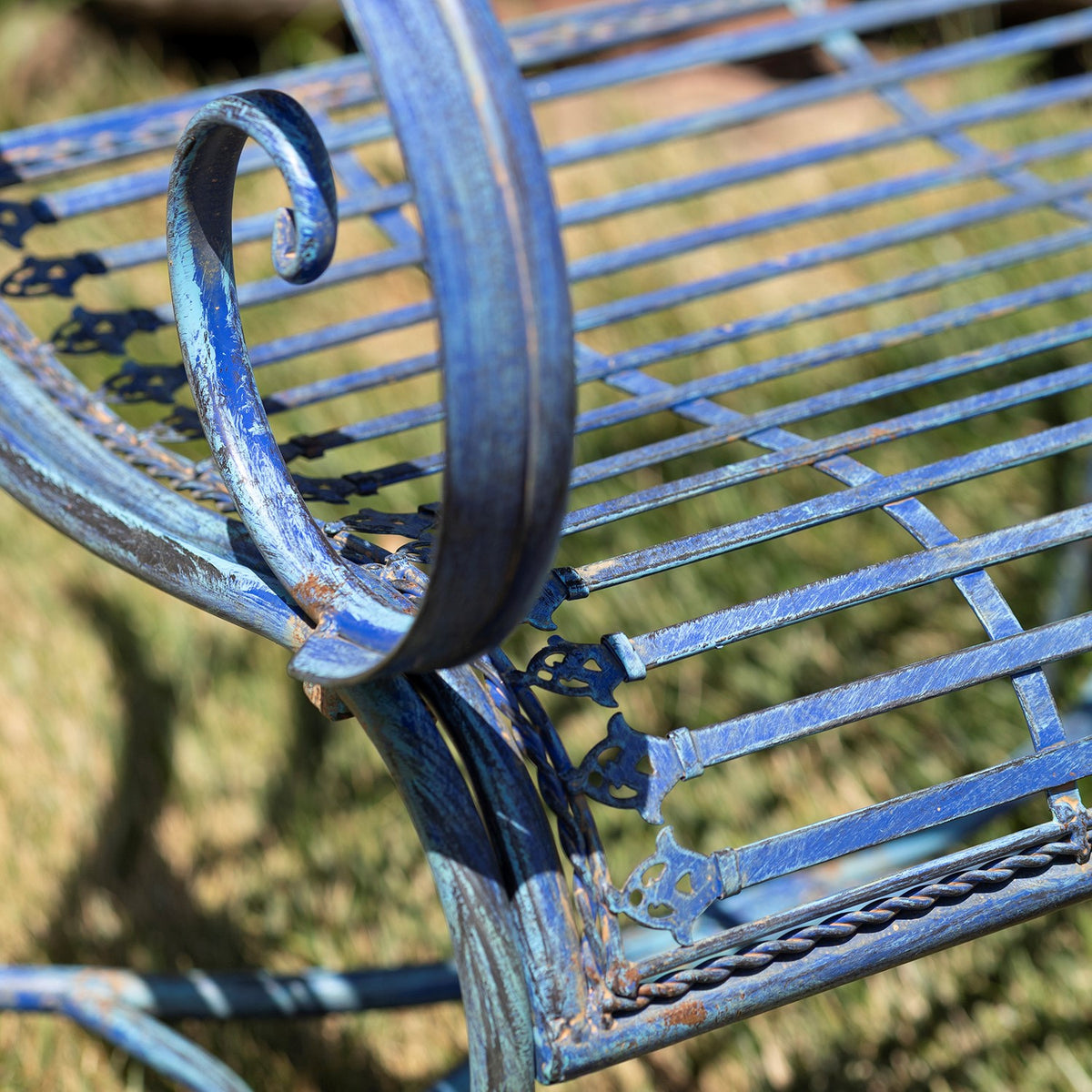 "Stephania" Victorian-Style Iron Garden Armchair