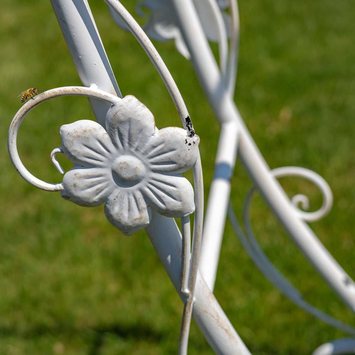 6.8ft. Tall Heart-Shaped Iron Bench "Amore"