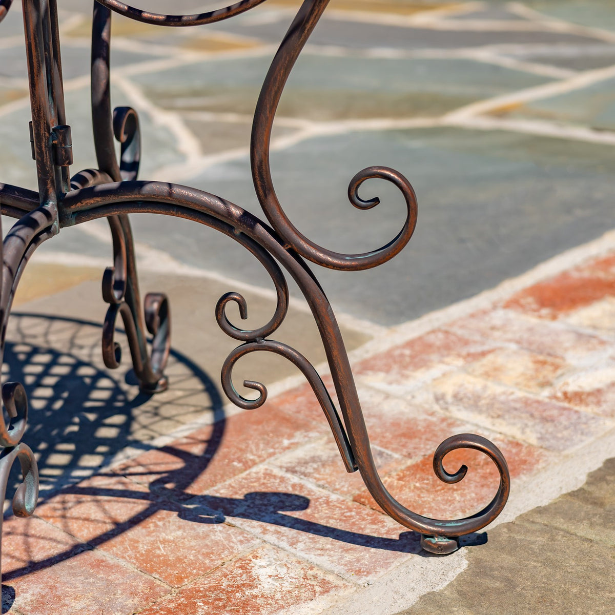 San Marino Round Mosaic Bistro Table "Dolomites"