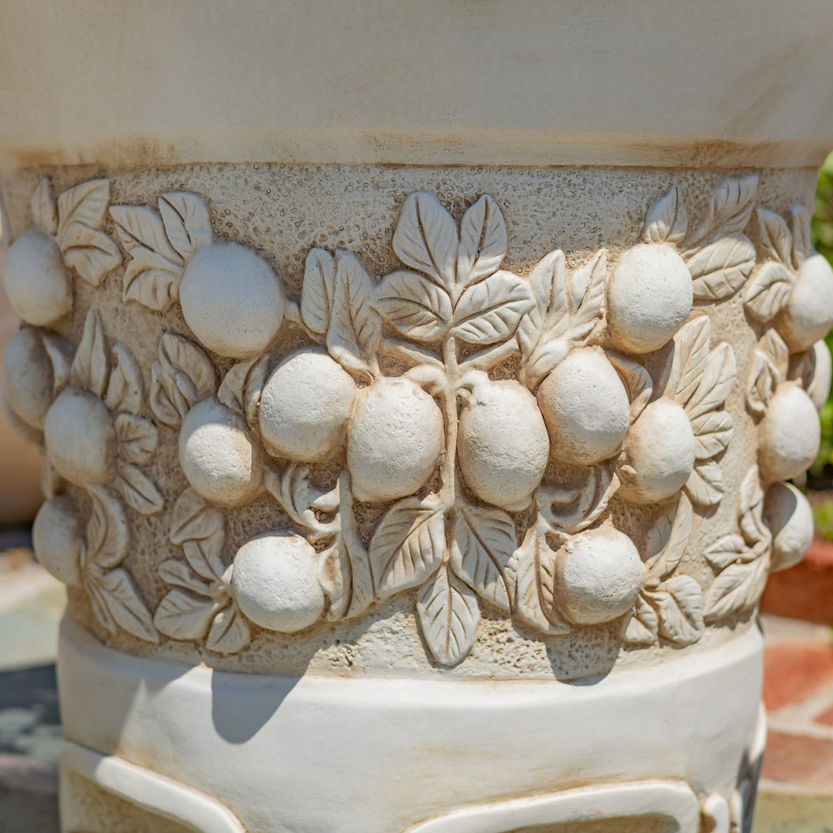 Set of 3 Assorted Magnesium Round Urn Planters
