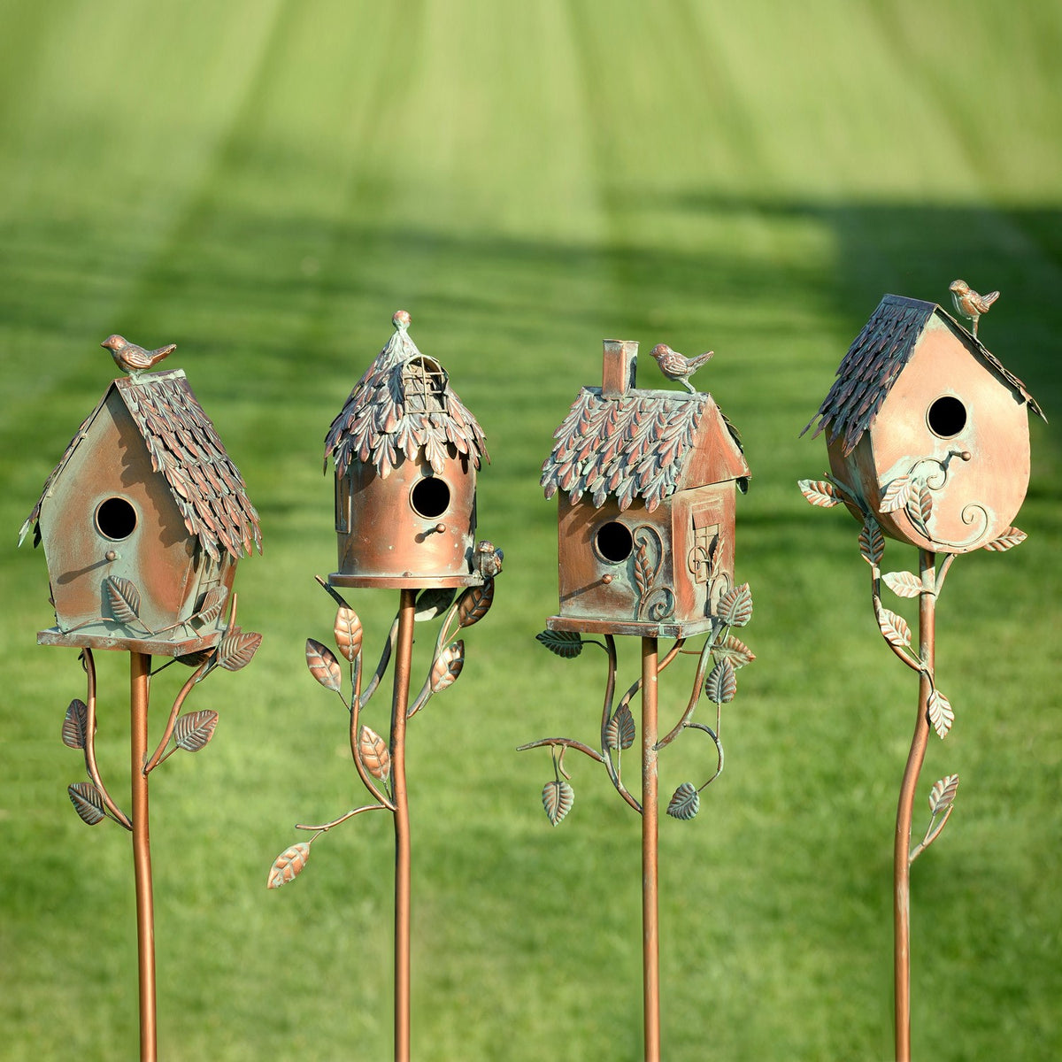 Country Style Iron Birdhouse Stake "Farm House"