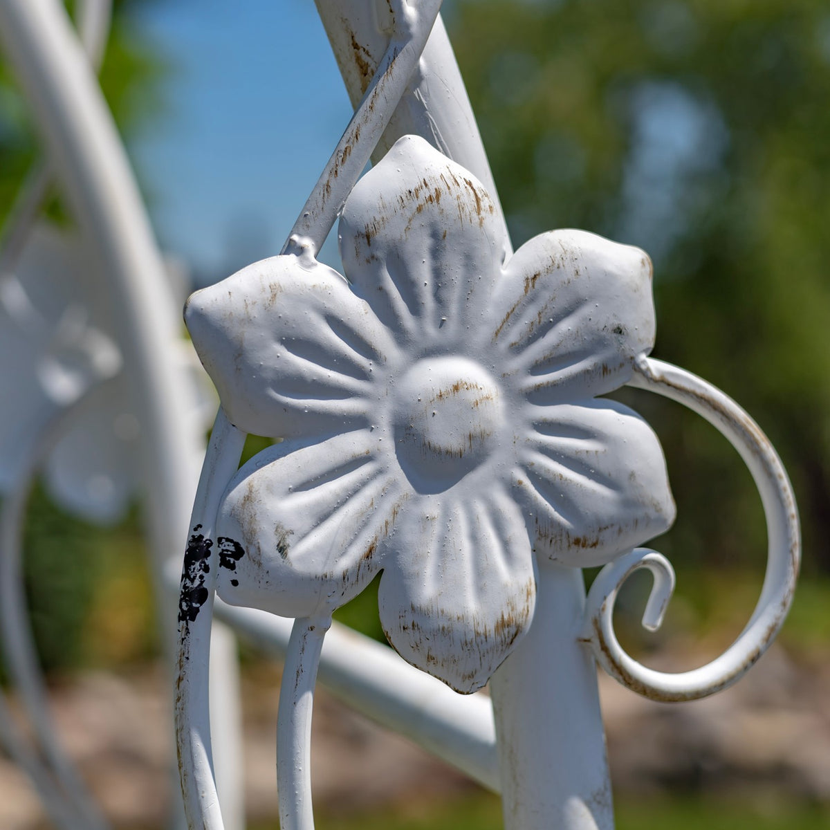 6.8ft. Tall Heart-Shaped Iron Bench "Amore"