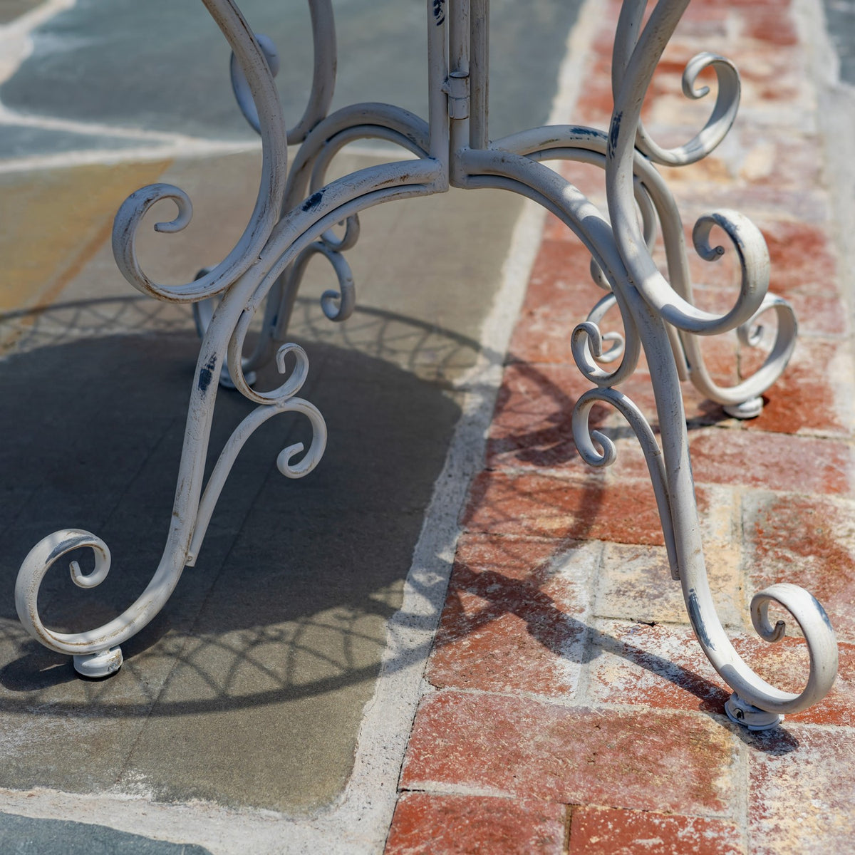 Catalonia Three Piece Mosaic Bistro Set "Écusson"